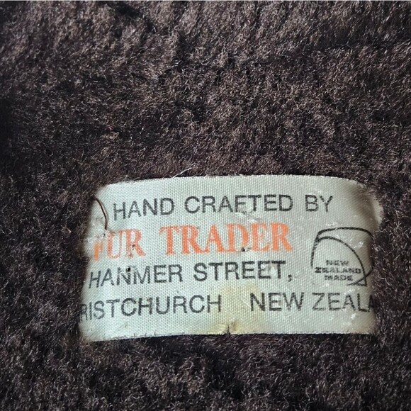 Vintage Chocolate Brown Sheepskin Sheared Lining Toggle Button New Zealand Vest - Picture 7 of 10